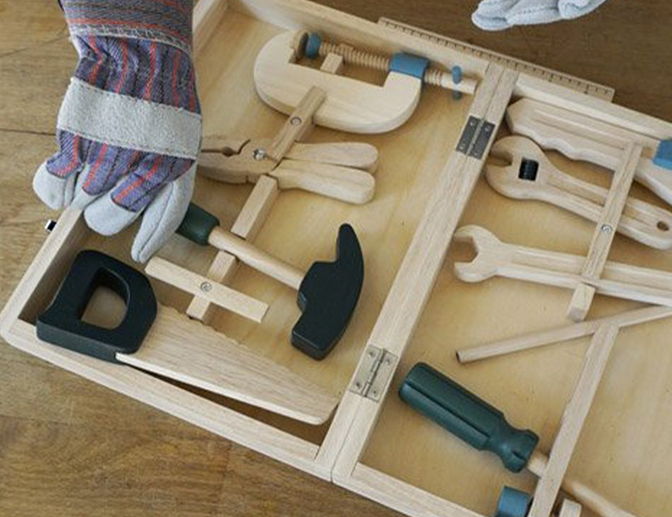 Zabawka drewniane narzędzia - pomysł na zabawę dla 3 latka