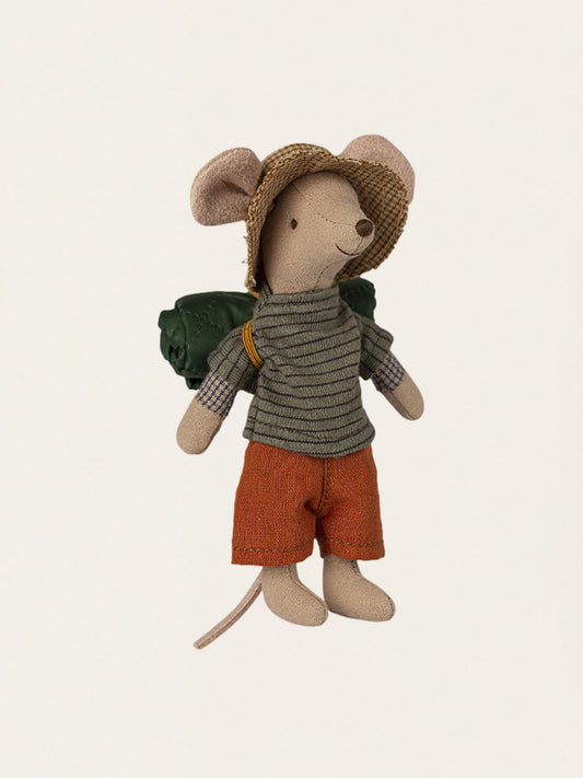 Myszka turysta ze śpiworkiem