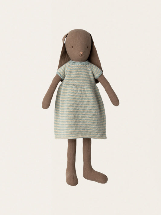 Króliczek w dzierganej sukience