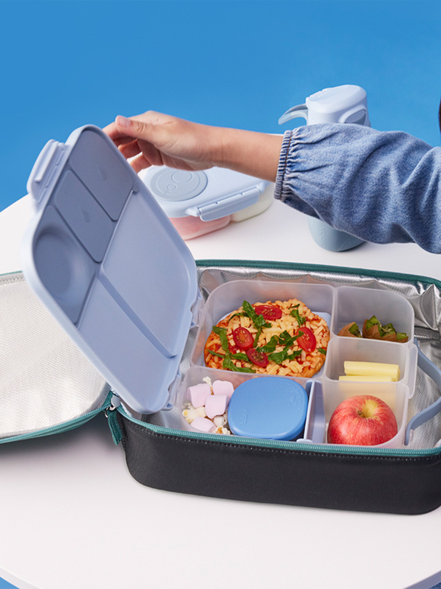 Duży lunchbox z przegródkami i wkładem chłodzącym