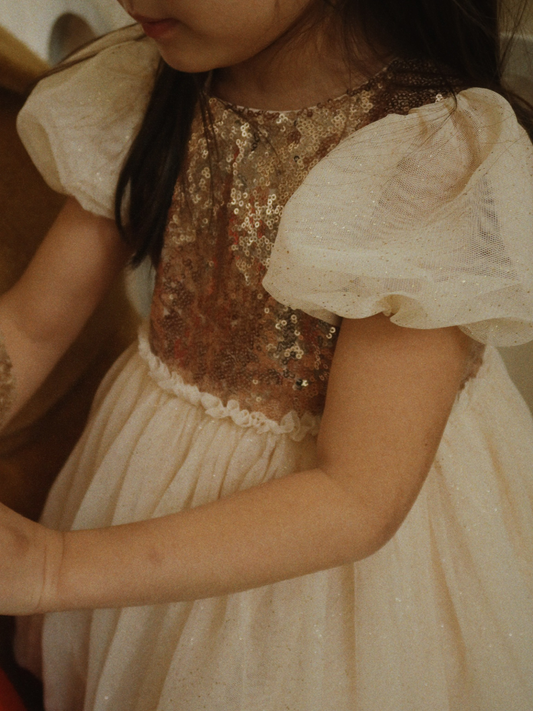 Efektowna tiulowa sukienka Mei