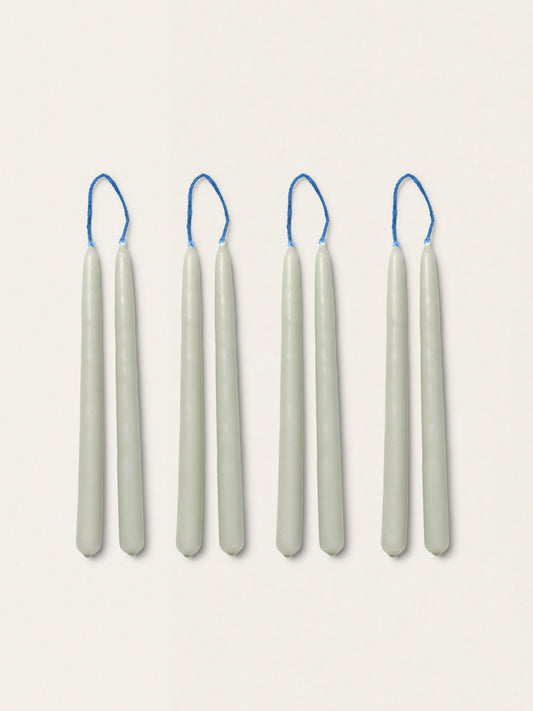 Zestaw 8 świec z kolorowym knotem