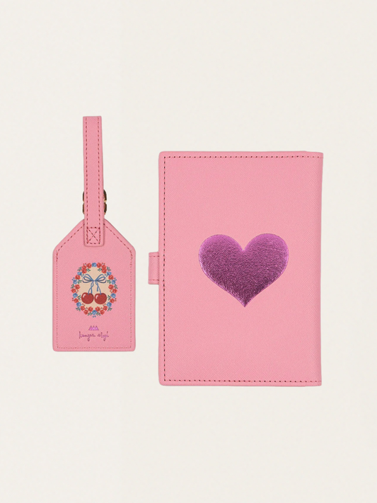 Etui na paszport i zawieszka na bagaż