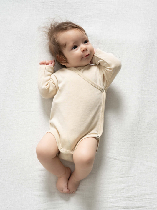 Ciepłe kopertowe body z mieszanki wełny i jedwabiu Natural