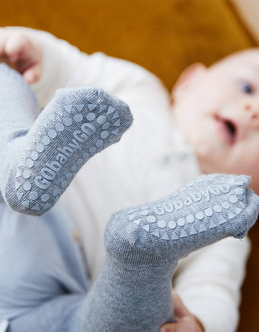 Antypoślizgowe rajstopy do nauki raczkowania i chodzenia