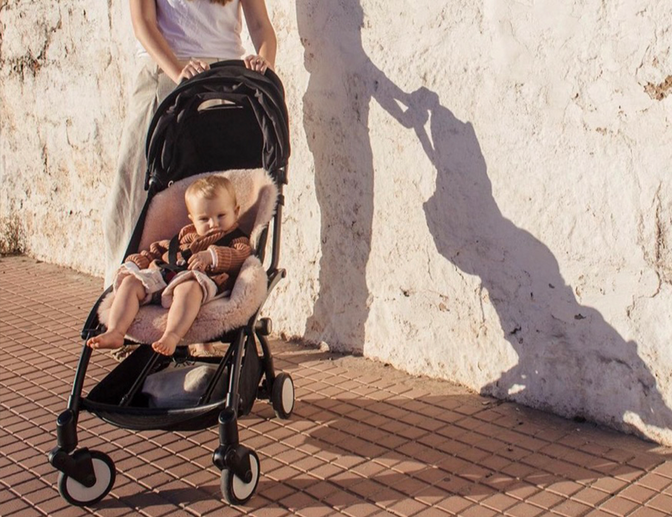 Spacer z dzieckiem - miękka wkładka do spacerówki