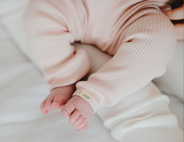 Ubranka niemowlęce - na co zwrócić uwagę?