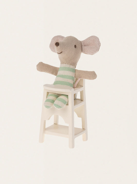 Drewniane krzesełko dla myszek i króliczków
