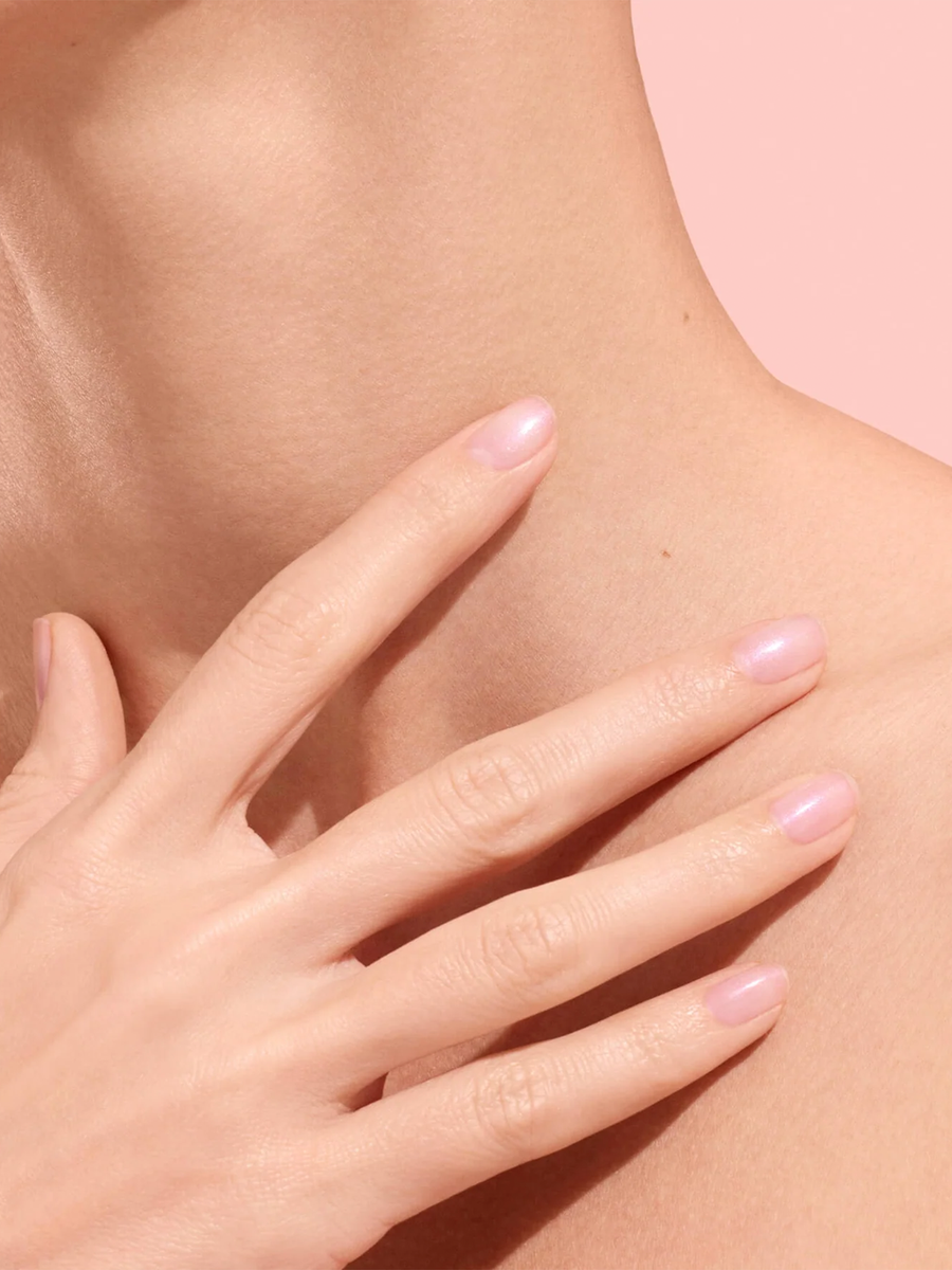 Odżywczy lakier do paznokci Active Glow™