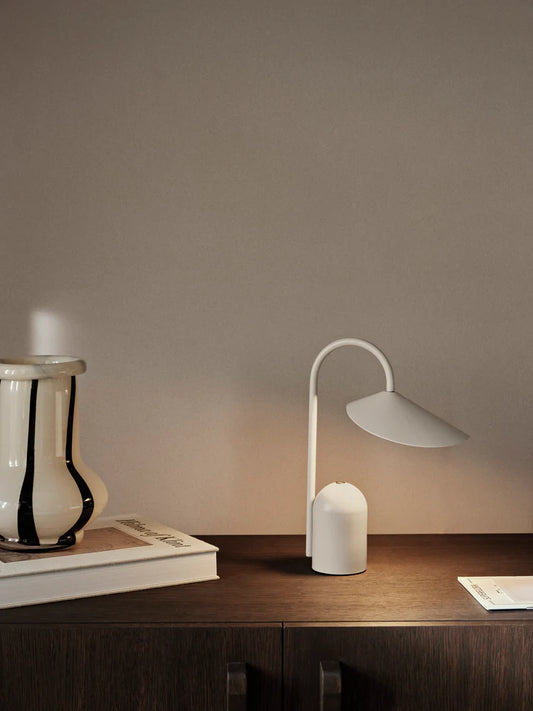 Bezprzewodowa lampka Arum Portable Lamp