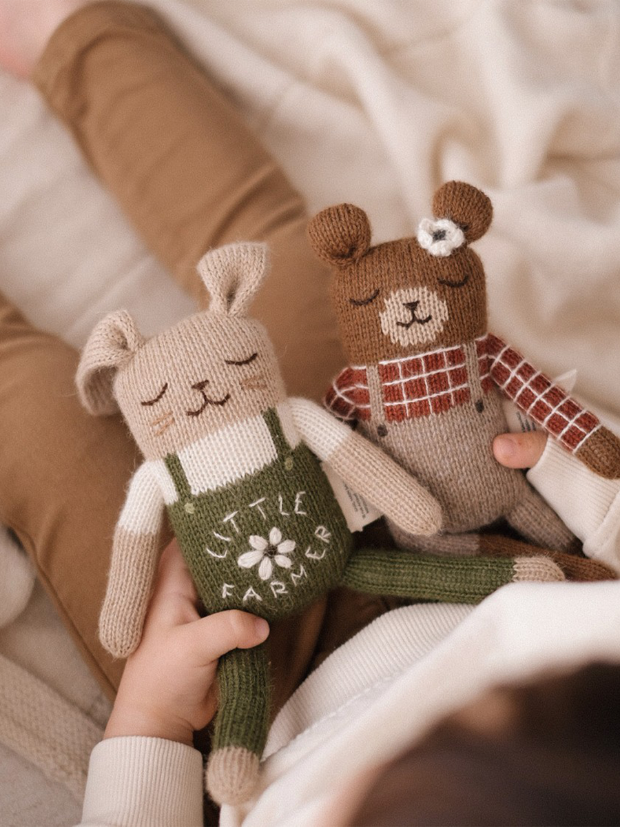 Ekologiczna przytulanka z alpaki Teddy Sienna plaid shirt