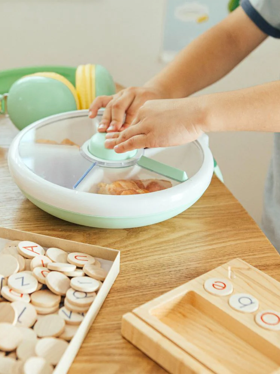 Duży obrotowy pojemnik na przekąski Snack Spinner