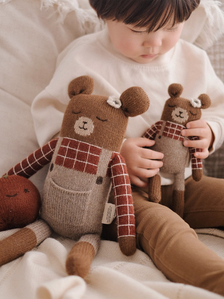 Ekologiczna przytulanka z alpaki Teddy Sienna plaid shirt