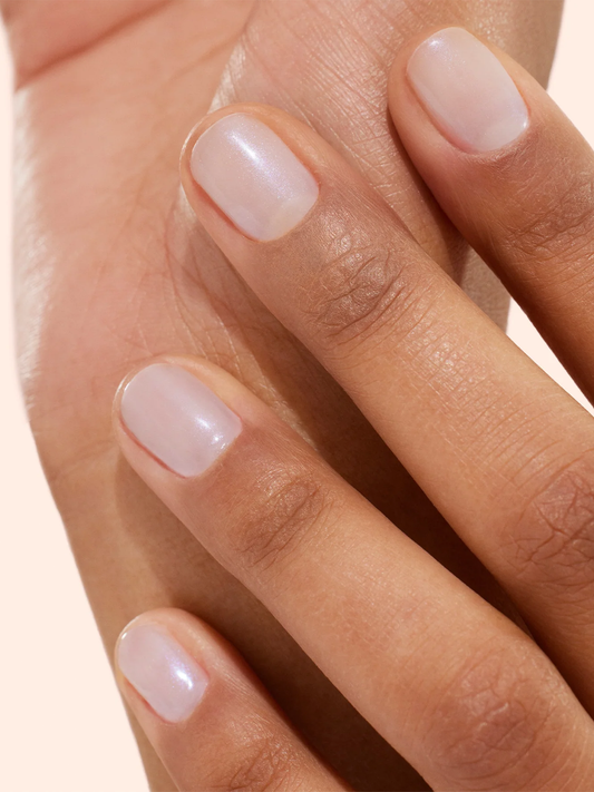 Odżywczy lakier do paznokci Active Glow™