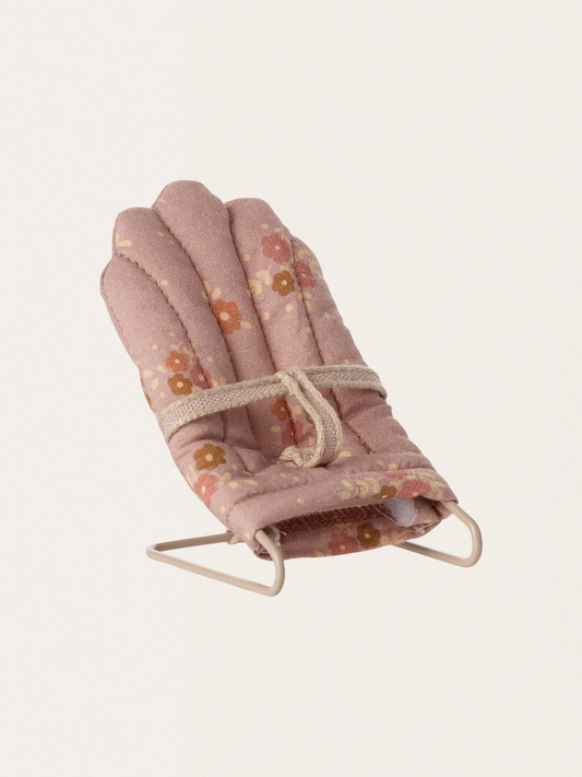 Leżaczek dla myszek i króliczków Babysitter My Rose