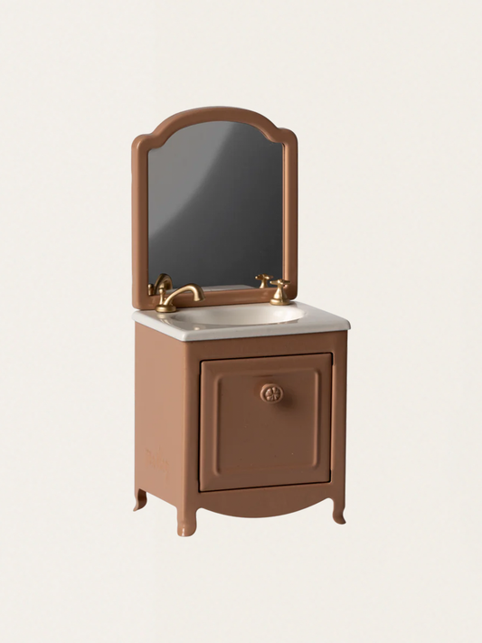 Metalowa szafka łazienkowa z lustrem