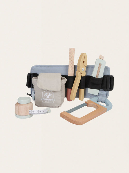 Pas z narzędziami dla małego majsterkowicza