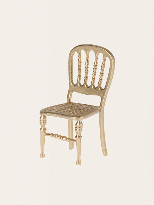 Metalowe krzesło w stylu vintage