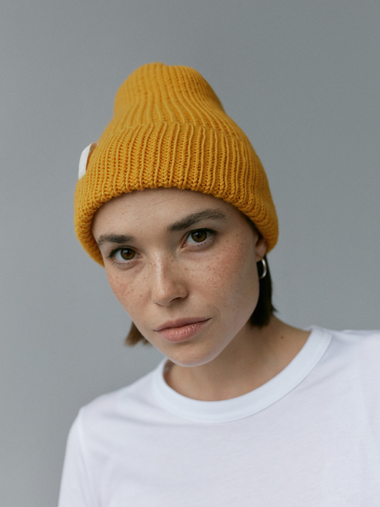 Mięsista czapka z wełny merino Warm Yellow