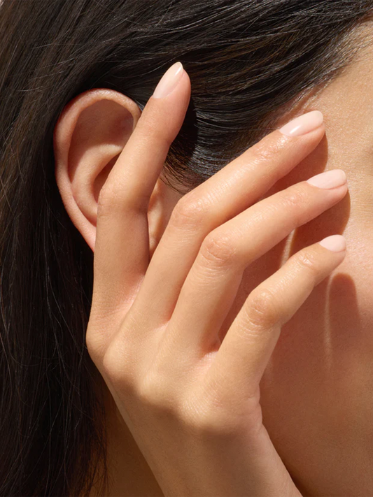 Odżywczy lakier do paznokci Active Glow™