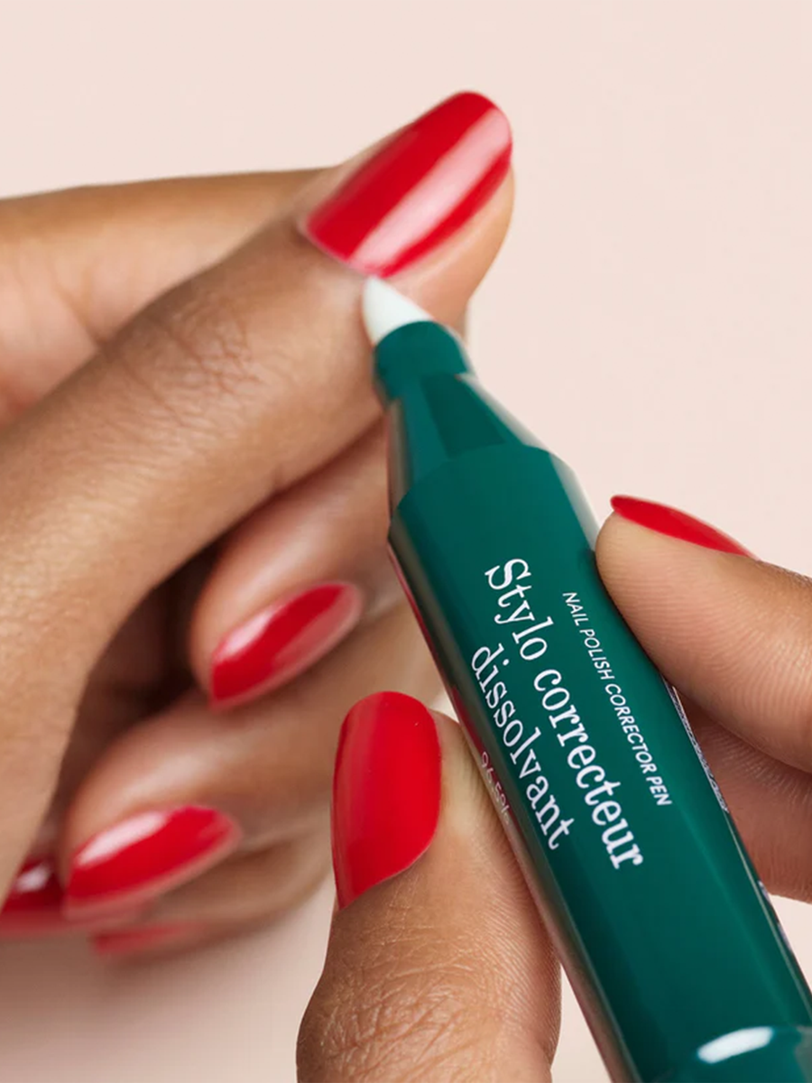 Zmywacz - korektor lakieru do paznokci w długopisie