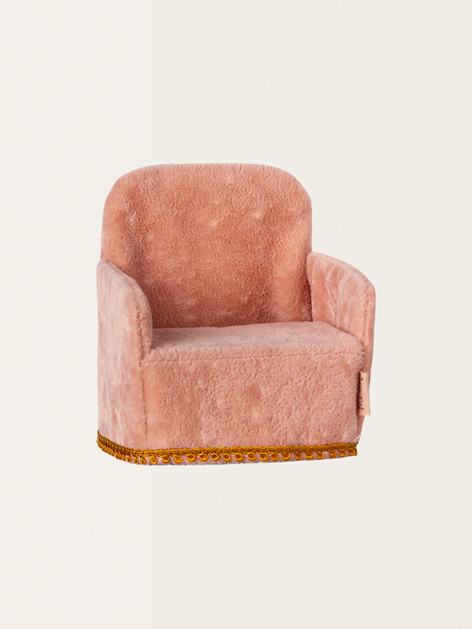 Fotel do domku myszek i króliczków