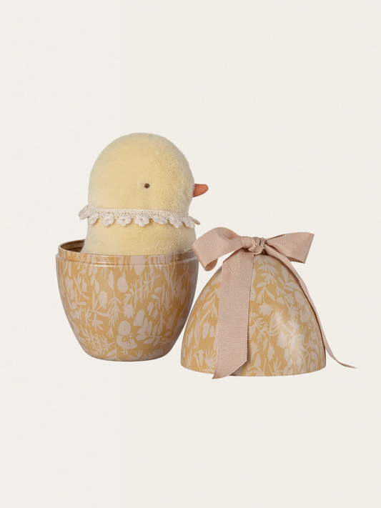 Pisanka z pluszowym kurczaczkiem