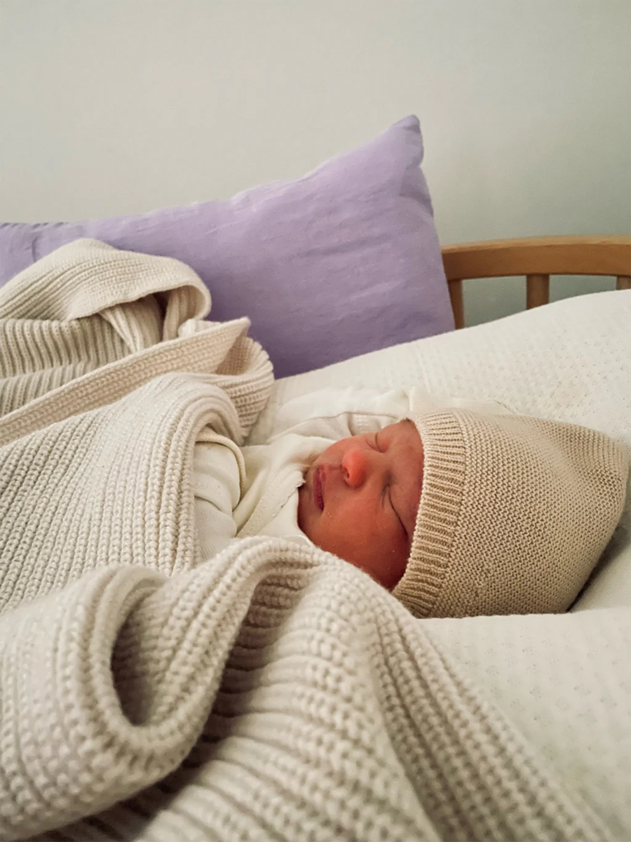 Bonetka noworodkowa z włoskiej wełny merino Oat