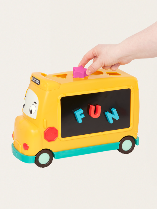 Autobus z magnetycznym alfabetem AlphaBus