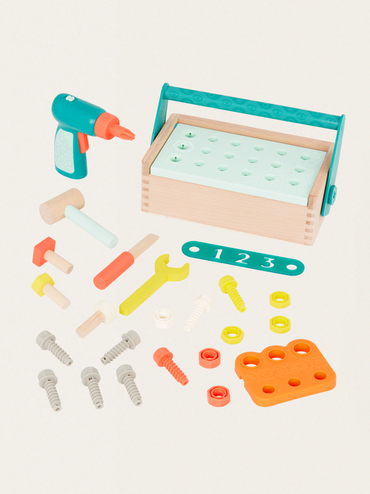 Skrzynka małego majsterkowicza z wiertarką