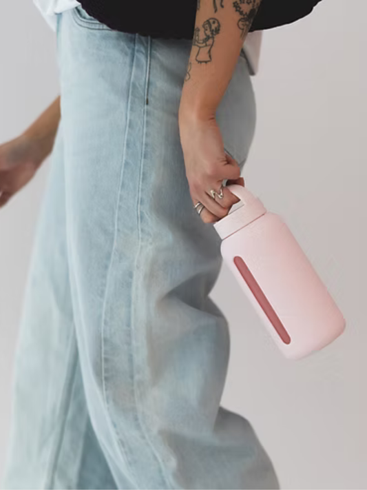 Szklana butelka do monitorowania nawodnienia 720 ml