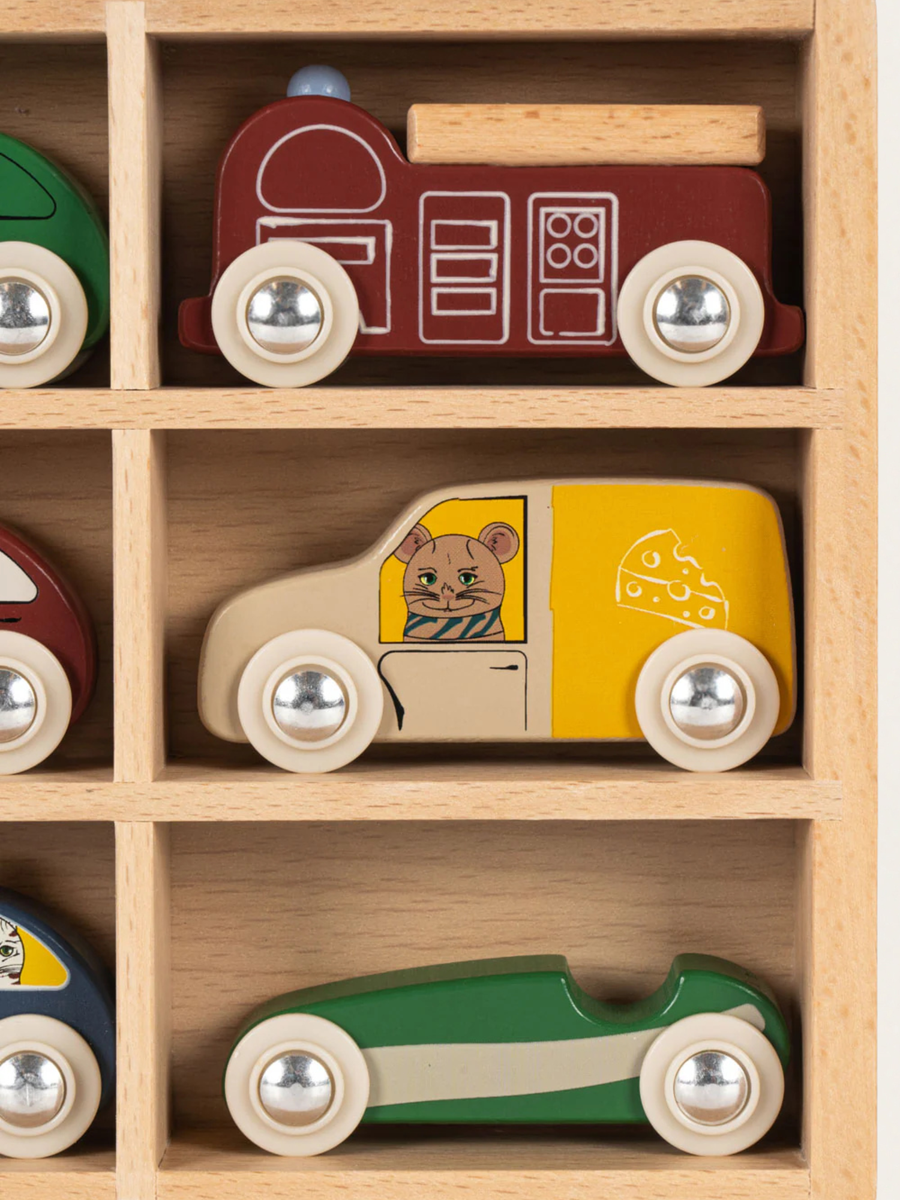 Zestaw drewnianych autek 9 szt.
