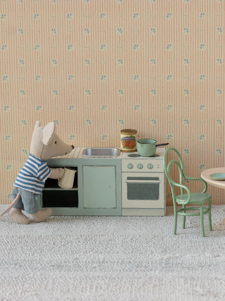 Kuchnia z akcesoriami do gotowania