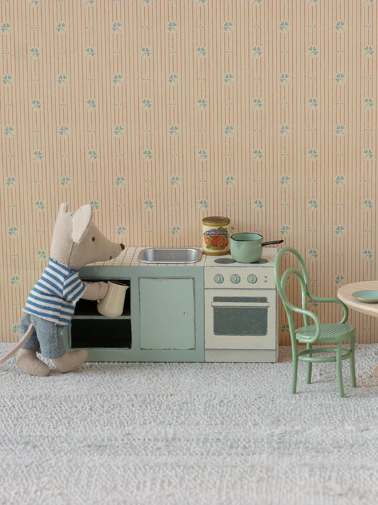 Kuchnia z akcesoriami do gotowania