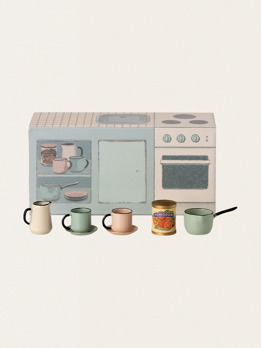 Kuchnia z akcesoriami do gotowania