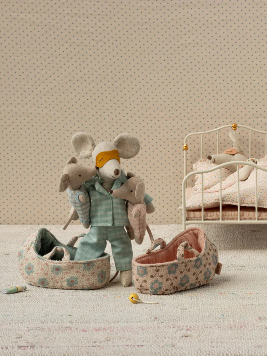 Myszka Baby Mouse w łóżeczku Rose