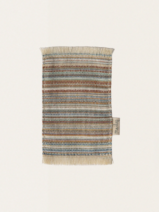 Dywan w paski do domku myszek