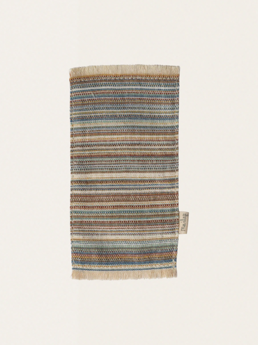 Dywan w paski do domku myszek