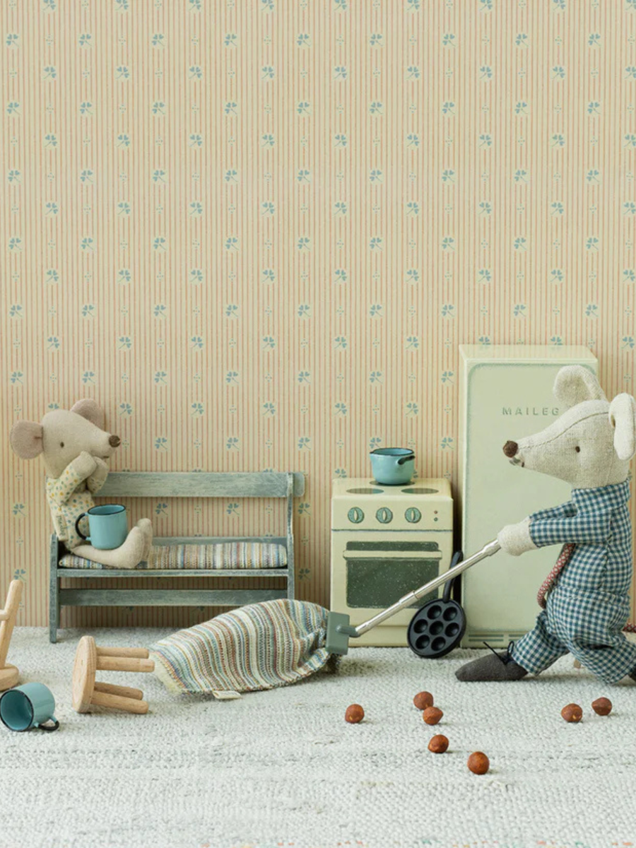 Dywan w paski do domku myszek