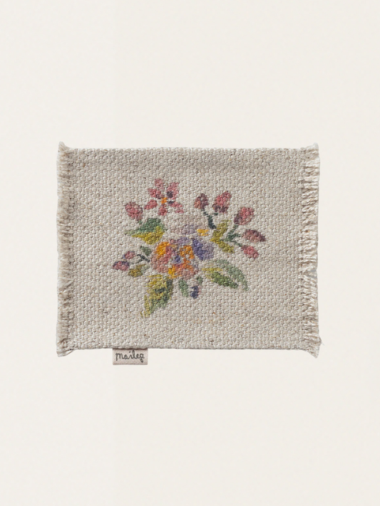 Dywan w kwiaty do domku myszek