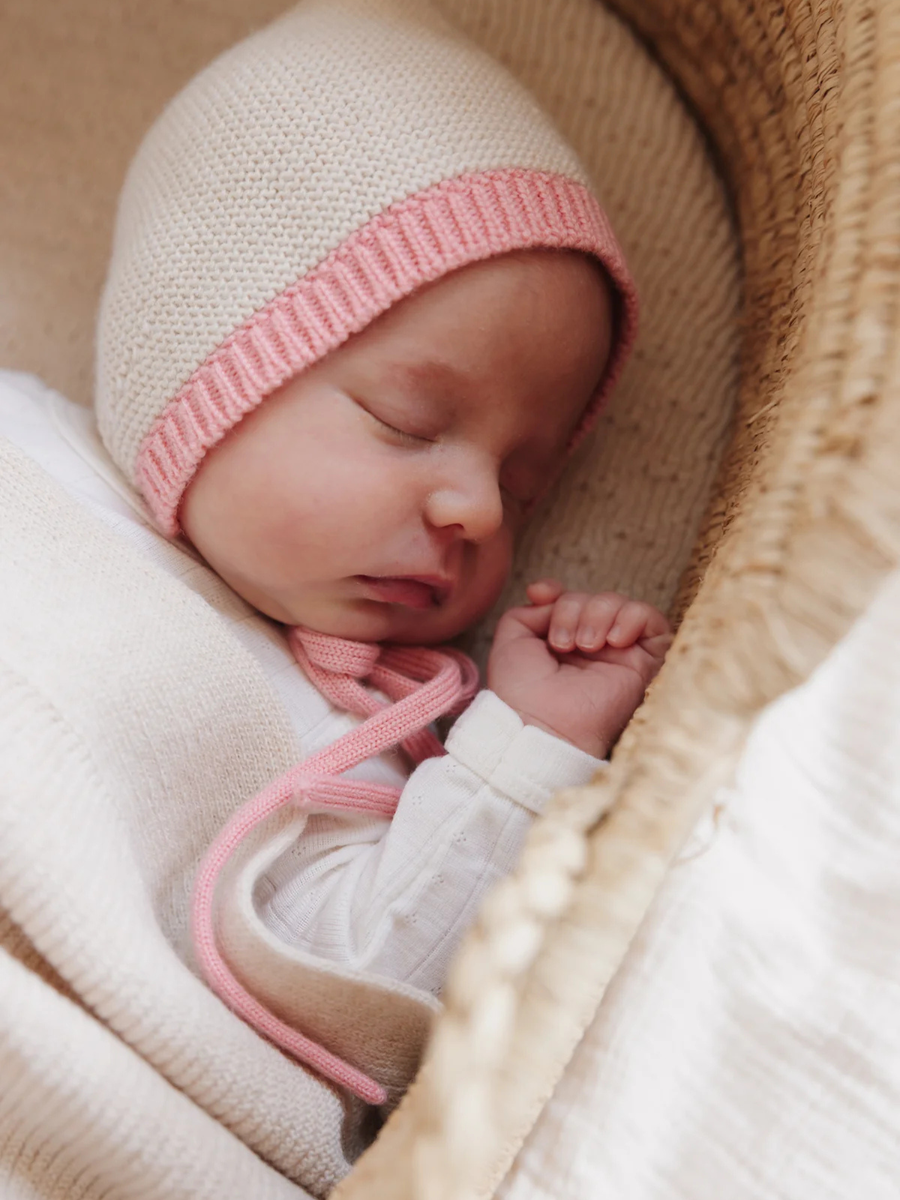 Bonetka z włoskiej wełny merino Dolly