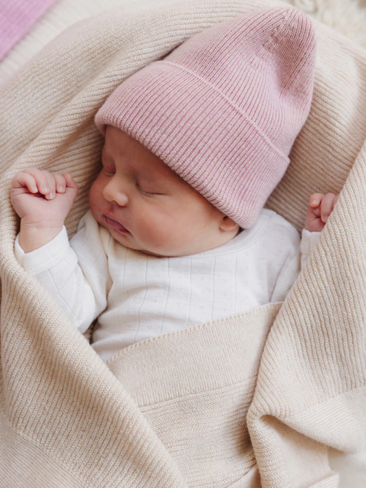 Czapka noworodkowa z włoskiej wełny merino Fonzie