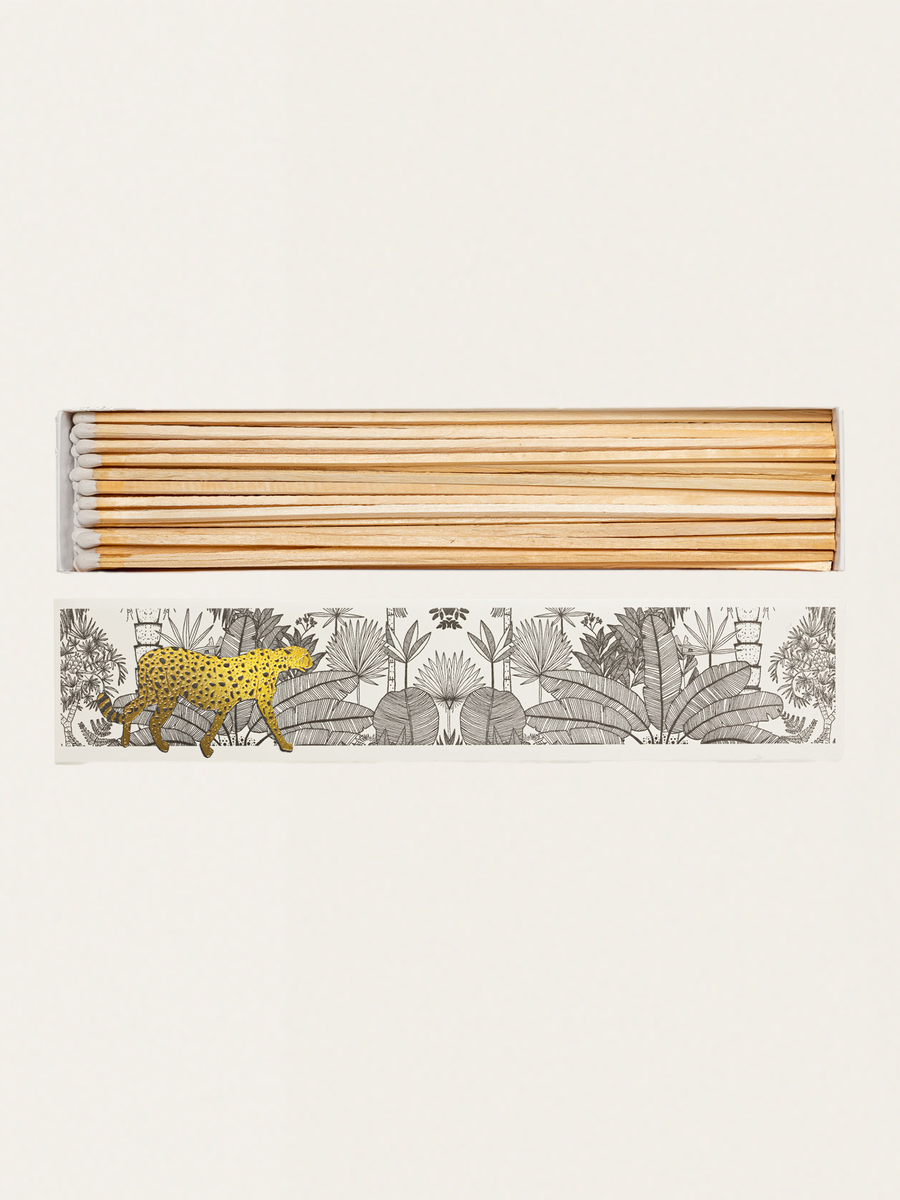Długie zapałki w eleganckim pudełku vintage - Cheetah in white jungle