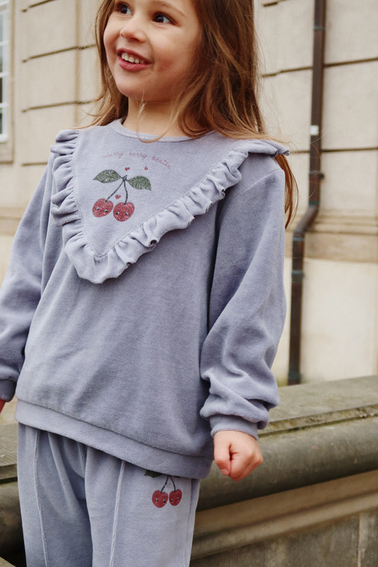 Welurowa bluza z falbanką Wally