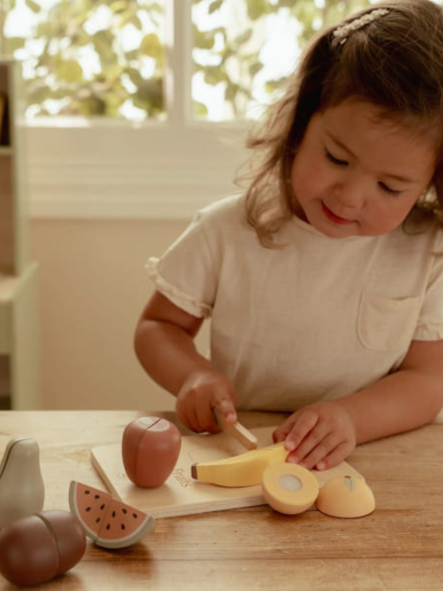 Deska do krojenia z owocami