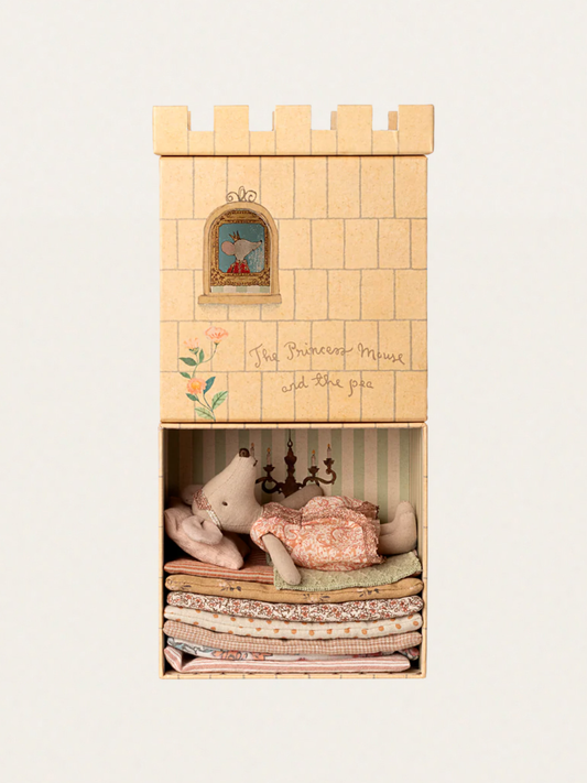 Myszka Księżniczka na ziarnku grochu - starsza siostra