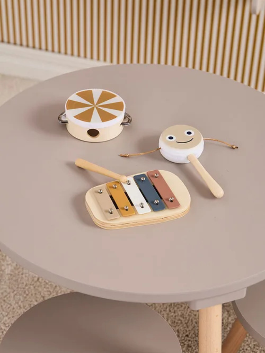 Zestaw drewnianych instrumentów muzycznych