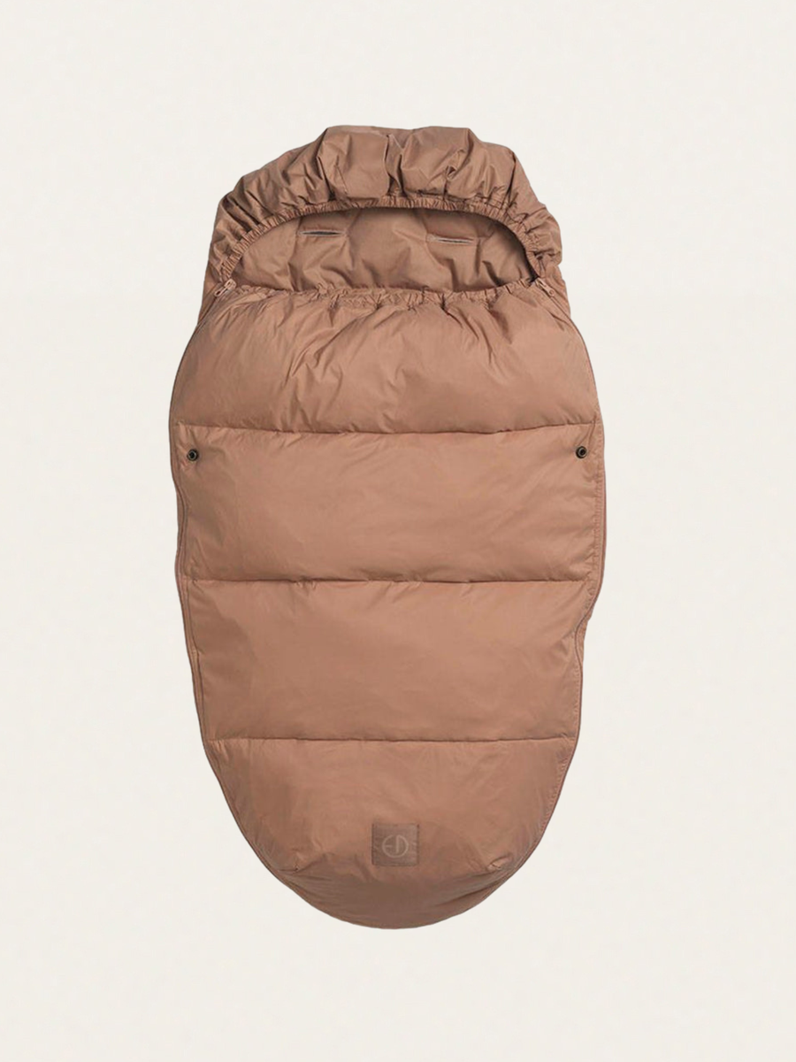 Weicher, terrakottafarbener Schlafsack mit Entendaunenfüllung für Kinderwagen