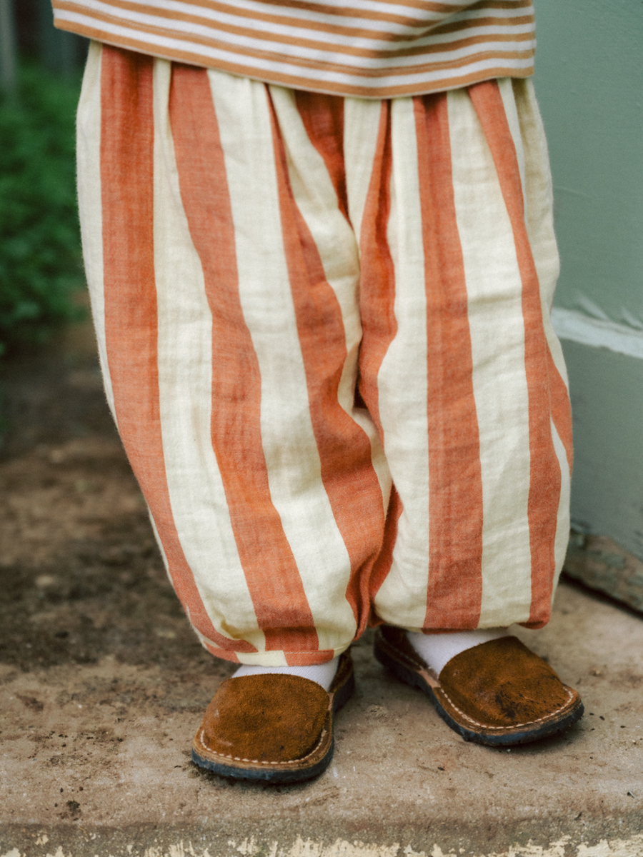 Muślinowe spodnie Tomato Stripes Resort Pants