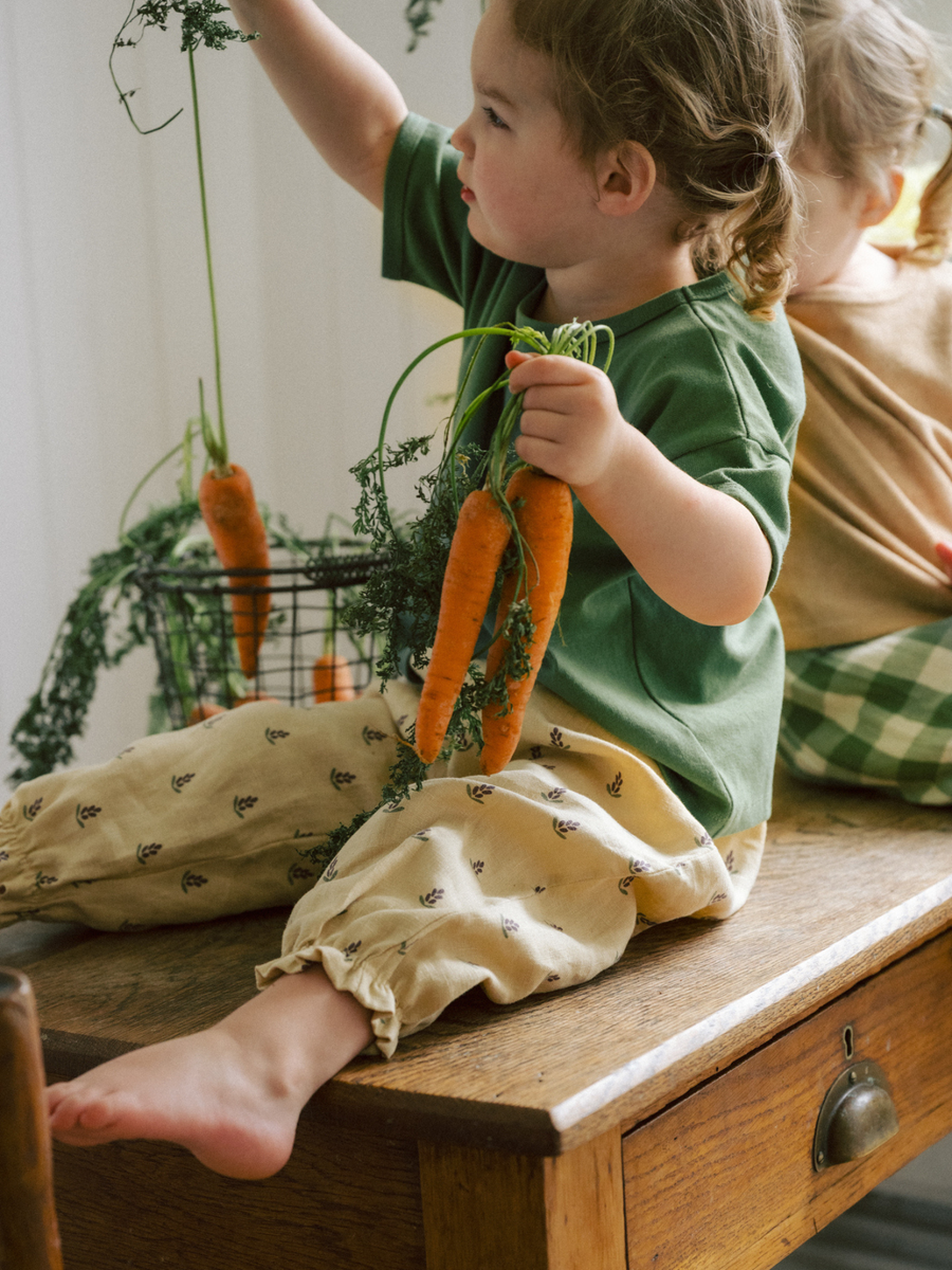 Lniane spodnie Lavender Bloom Gardener Pants